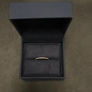 Elegant Gold Band Ring